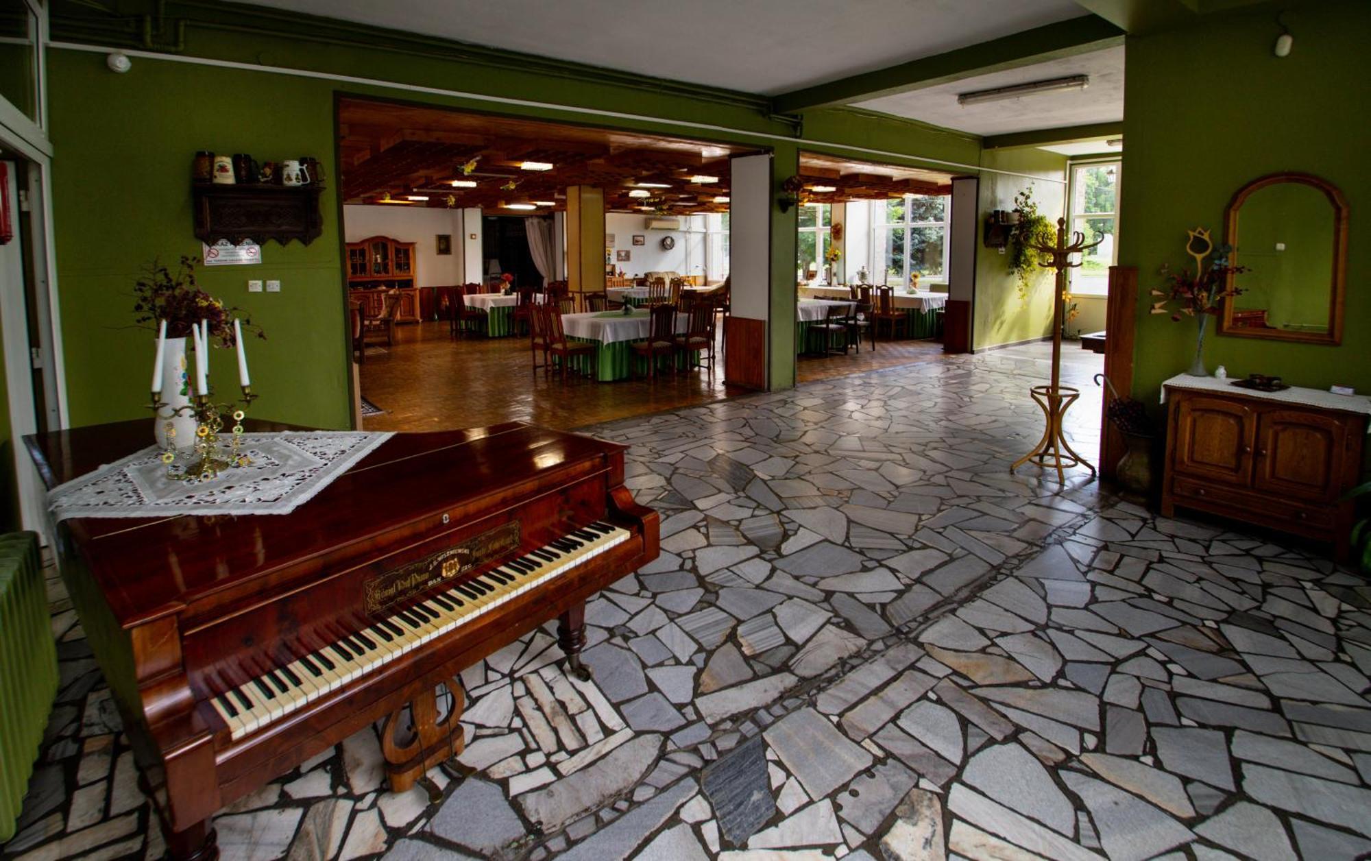 Zajazd Grodek Bujak Robert Naclegi I Restauracja Grodkow  Exterior foto